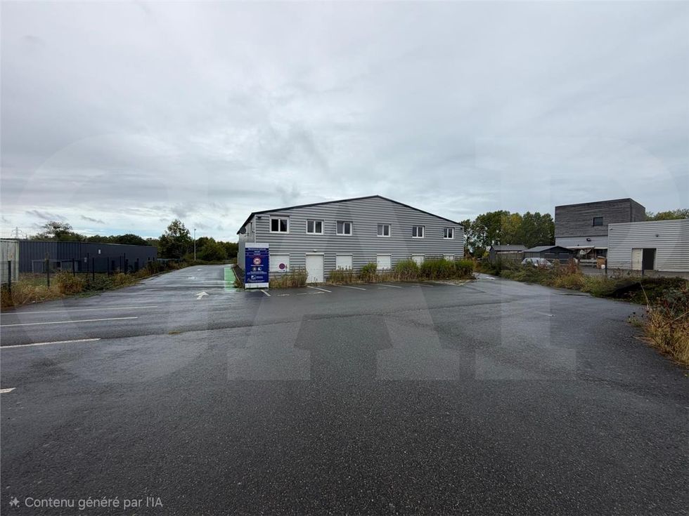 Vente local 552 m² à Plérin