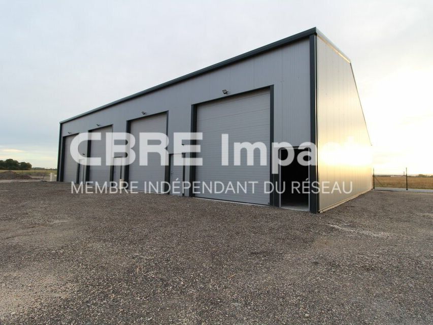 Location local d''activites 240 m² non divisibles
