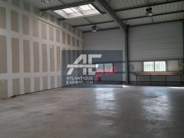 Location local d''activites 372 m² non divisibles