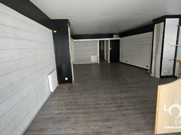 Location local commercial 65 m² non divisibles