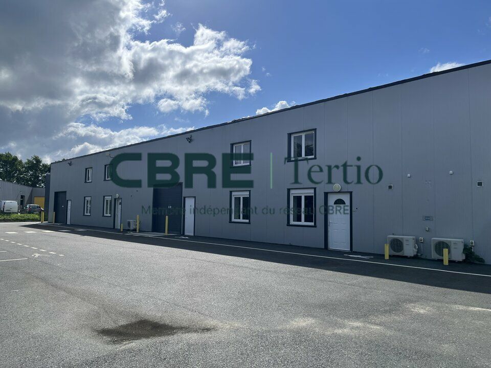 Location local d''activites 1185 m² divisibles à partir de 350 m²