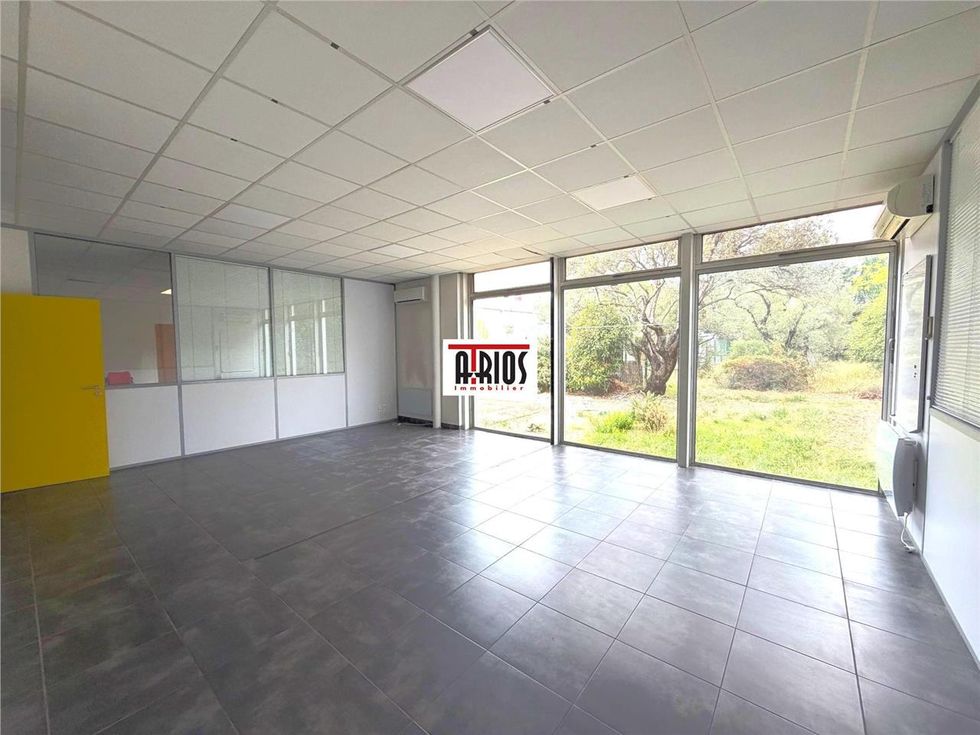 Location bureaux 404.00 m² à La Garde