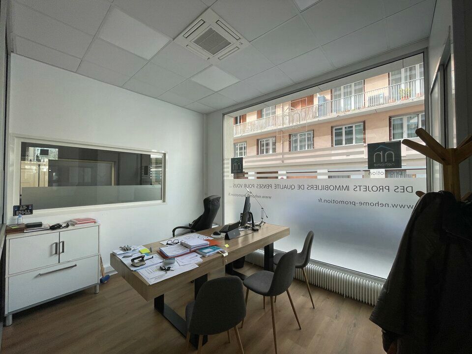 Vente local commercial 173.06 m² non divisibles