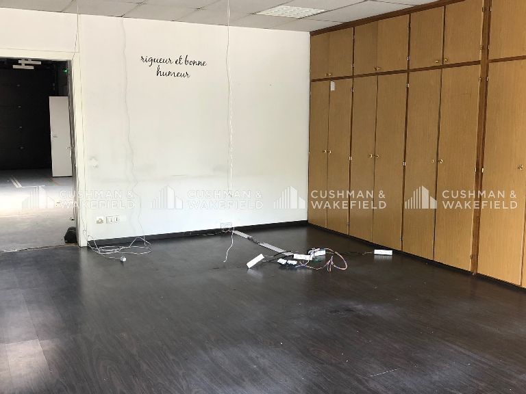 Location activités 300 m² non divisibles