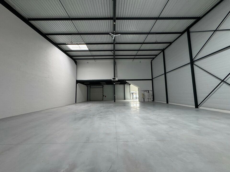 Vente local d''activites 806 m² non divisibles