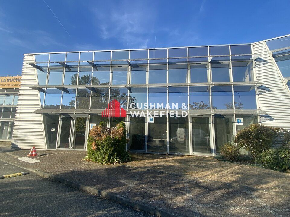 Location local d''activites 476 m² non divisibles