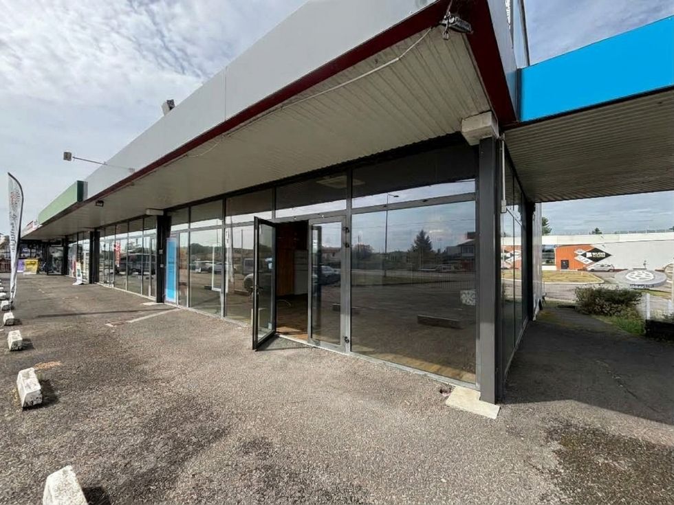 Location local commercial 188 m² à Saint-Vincent-de-Tyrosse