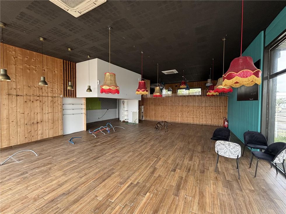 188 m² dispo à Saint-vincent-de-tyrosse