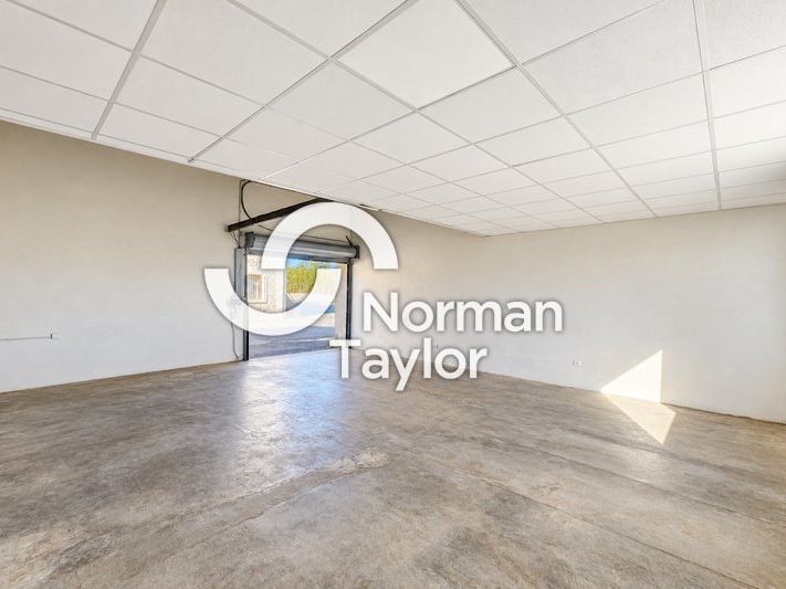 Location local d''activites 90 m² non divisibles