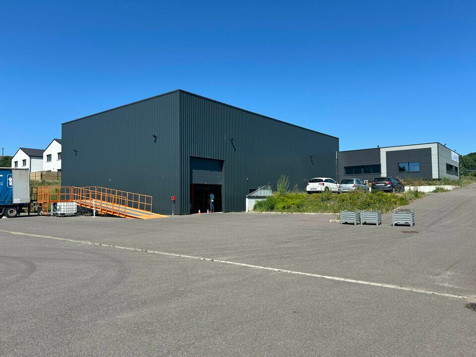Vente local d''activites 990 m² non divisibles