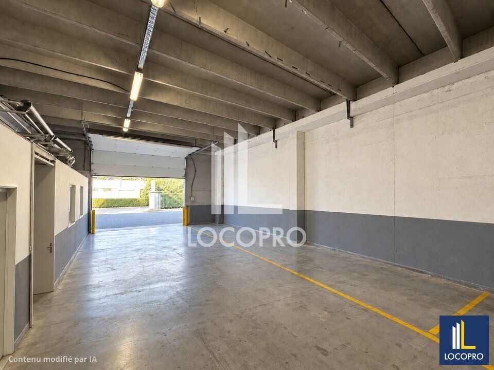 Location local d''activites 1201 m² divisibles à partir de 717 m²