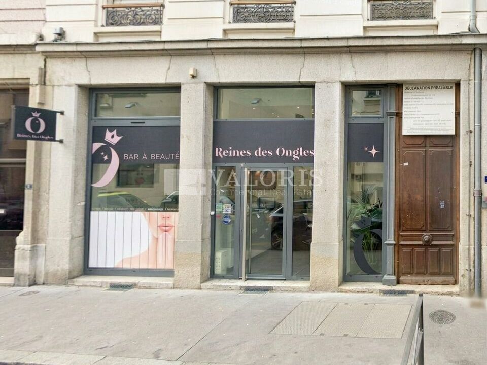 Location local commercial 62 m² non divisibles