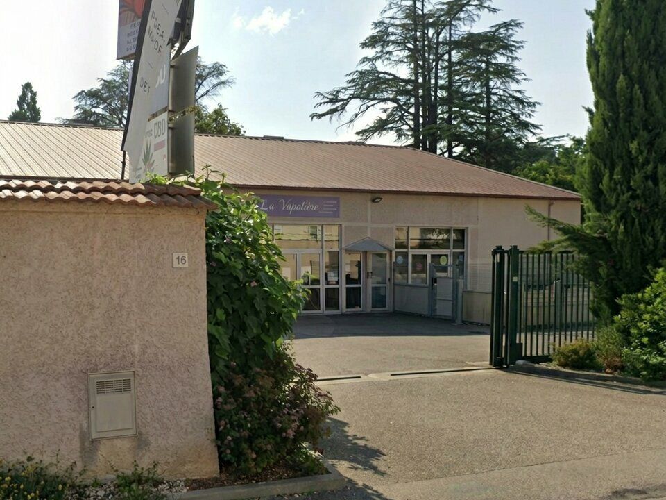 Location local commercial 141 m² non divisibles