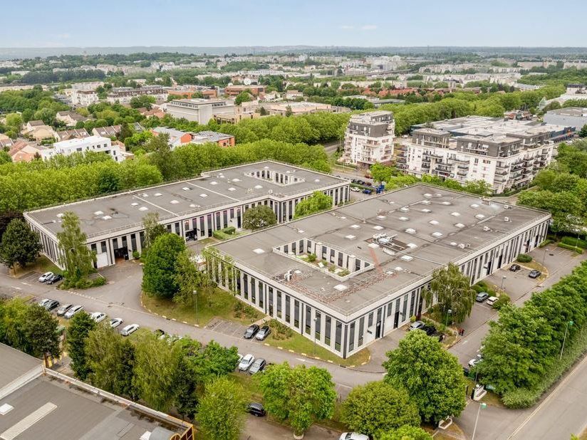 Location entrepôts 1390 m² divisibles à partir de 238 m²