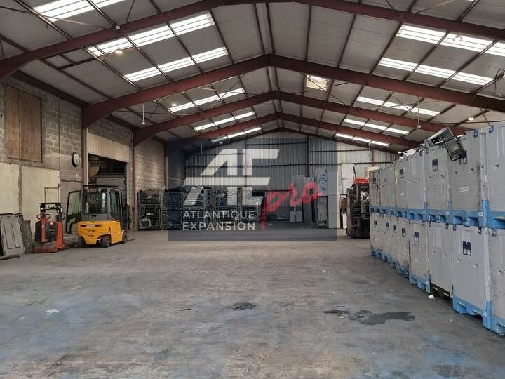Vente local d''activites 1562 m² non divisibles