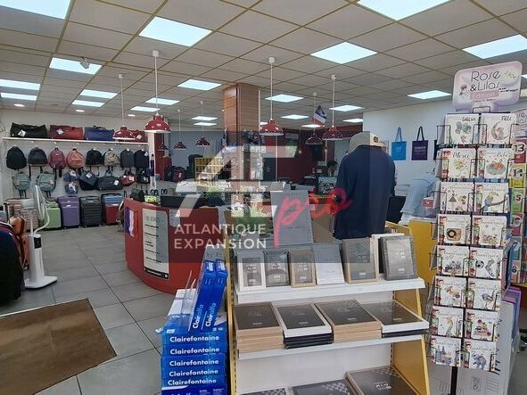 Location local commercial 100 m² non divisibles