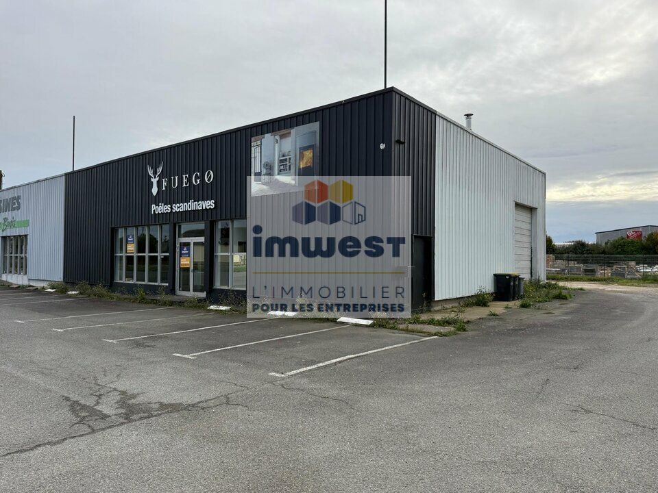 À LOUER – Local commercial / d'activité de 300 m² – Route du Meuble