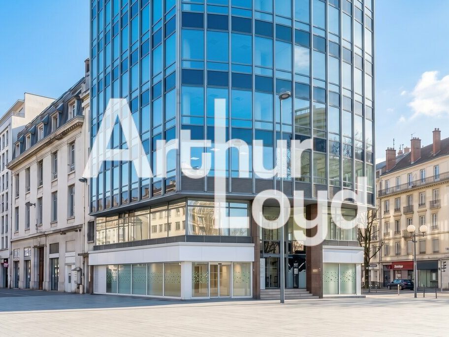 Location local commercial 159.8 m² non divisibles