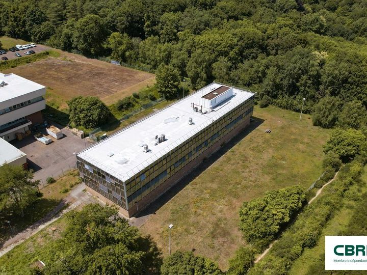 A VENDRE OU A LOUER - PROGRAMME L'AVANT POSTE, campus multi activité.