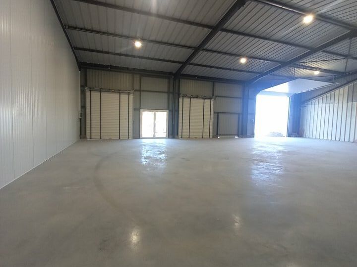 Location activité/entrepôt - 300 m²