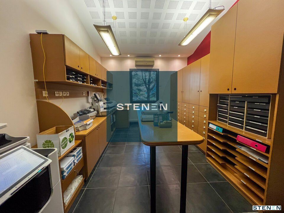 À VENDRE - BUREAUX 975 M² - CHATEAURENARD