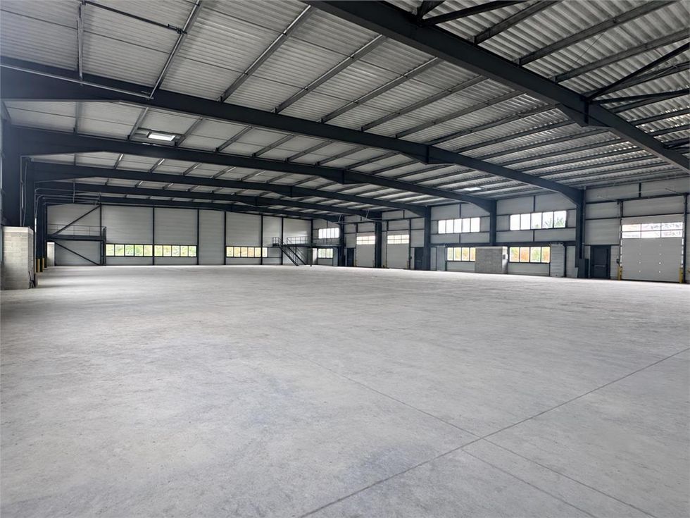 2097 m² dispo à Portet-sur-garonne