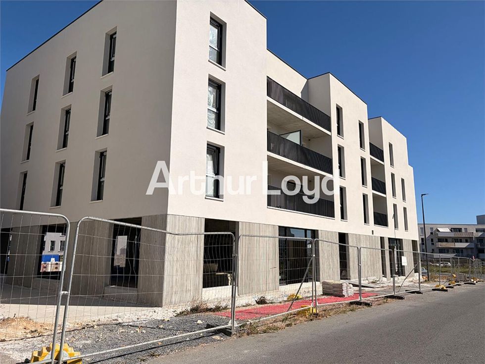 Location local commercial 255.00 m² à BRETTEVILLE SUR ODON