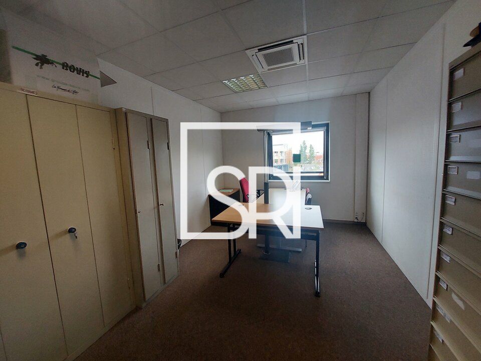 DISPONIBLE janvier 2027 - LOCATION BUREAUX TOUT CONFORT 677 m² RDC - ZAC LE BREZET - 63000 CLERMONT-FERRAND 