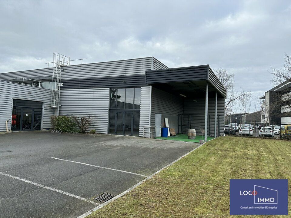 Location local d''activites 365 m² non divisibles