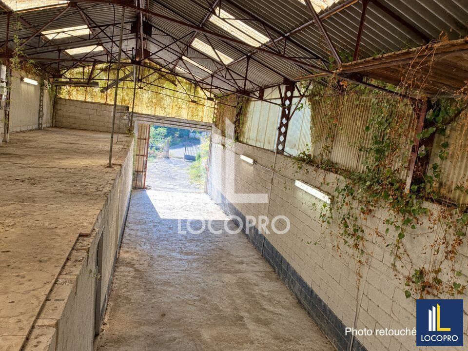 A VENDRE - LOCAL D'ACTIVITE - 240 M2 - GATTIÈRES