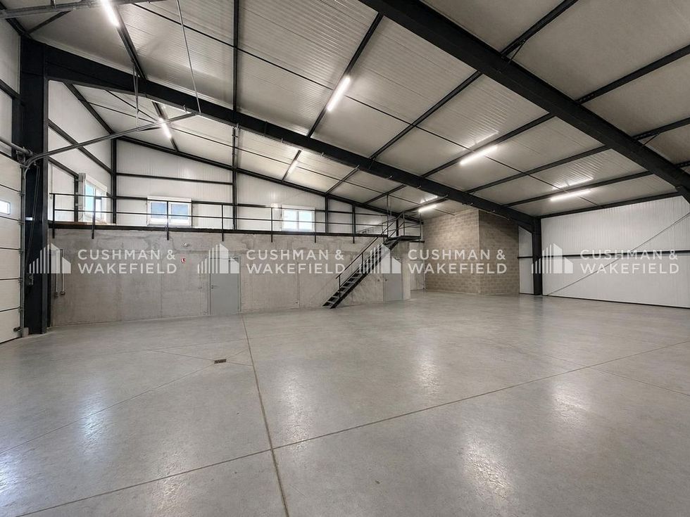 Location activités 1282 m² non divisibles