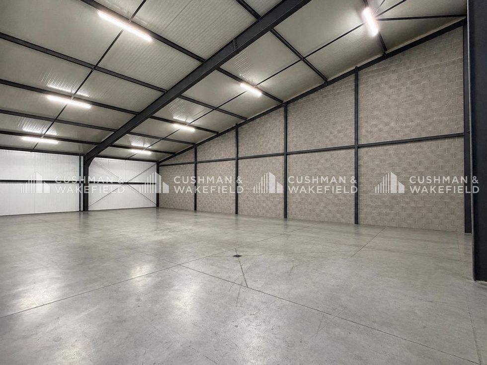 Location activités 1282 m² non divisibles