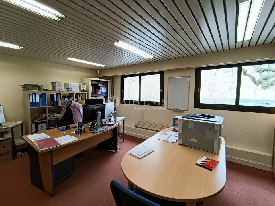 BUREAUX À VENDRE – 388 M² – LILLE – PARKINGS ET BOX
