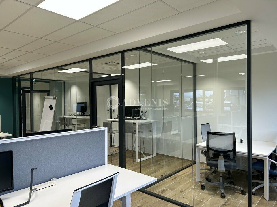 Bureaux d'environ 286 m² à louer à Fondettes