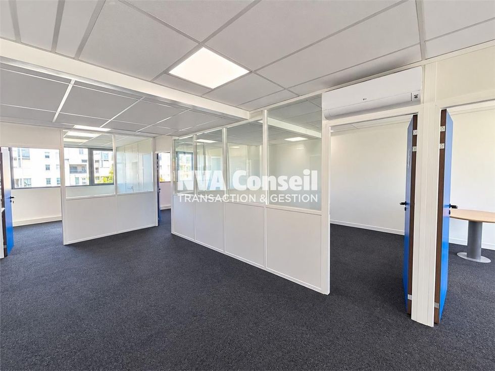 Location bureaux 116 m² à Franconville