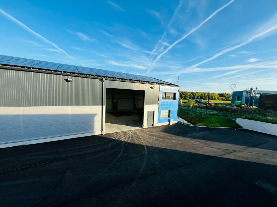 Location local d''activites 250 m² non divisibles