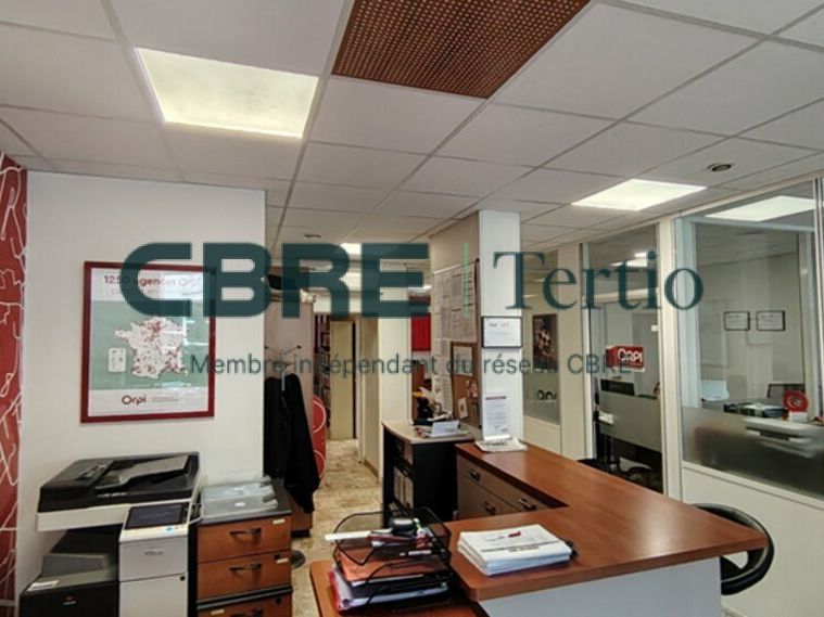 Location local commercial 84 m² non divisibles
