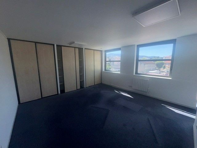 Location bureaux 103 m² à Saint-Chamond