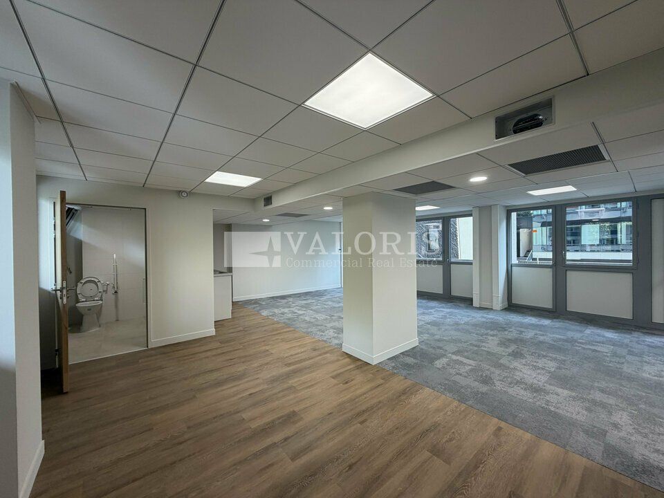 Location bureaux 387.46 m² divisibles à partir de 67.13 m²