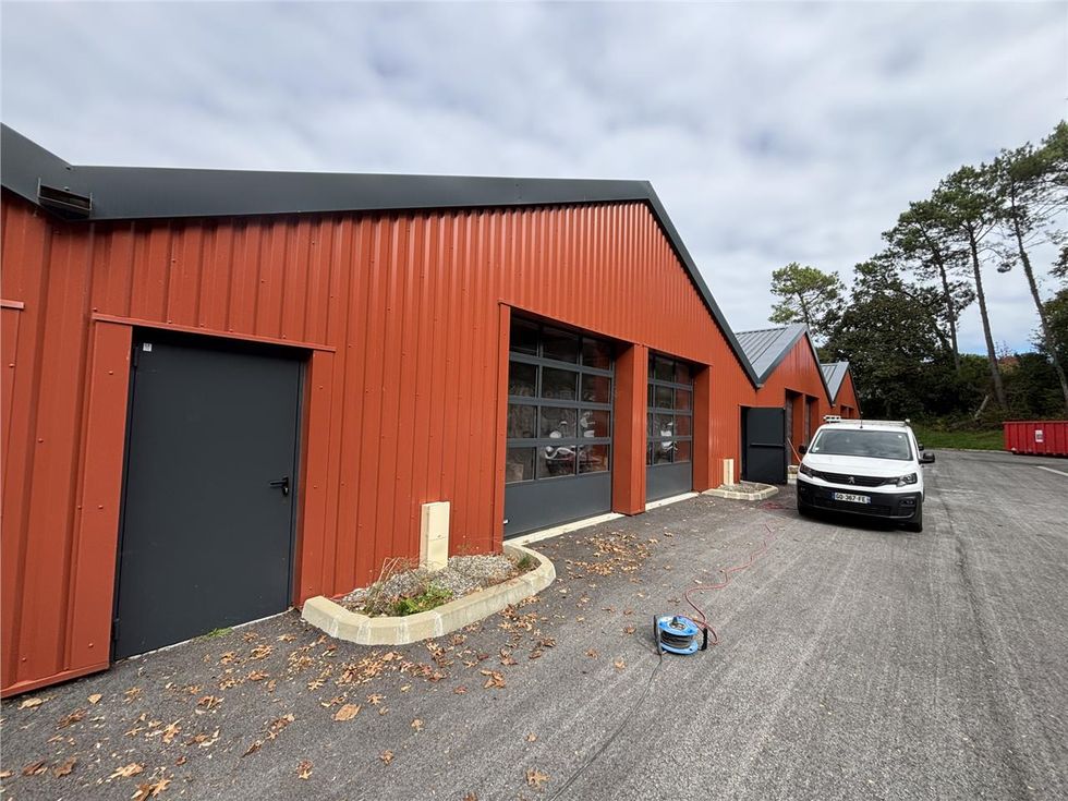Location local 256 m² à Biarritz