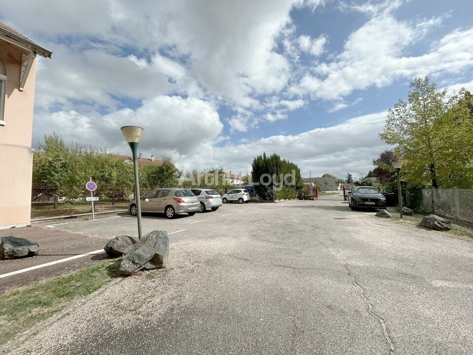 À VENDRE – LOCAUX PROFESSIONNELS À LUNÉVILLE
