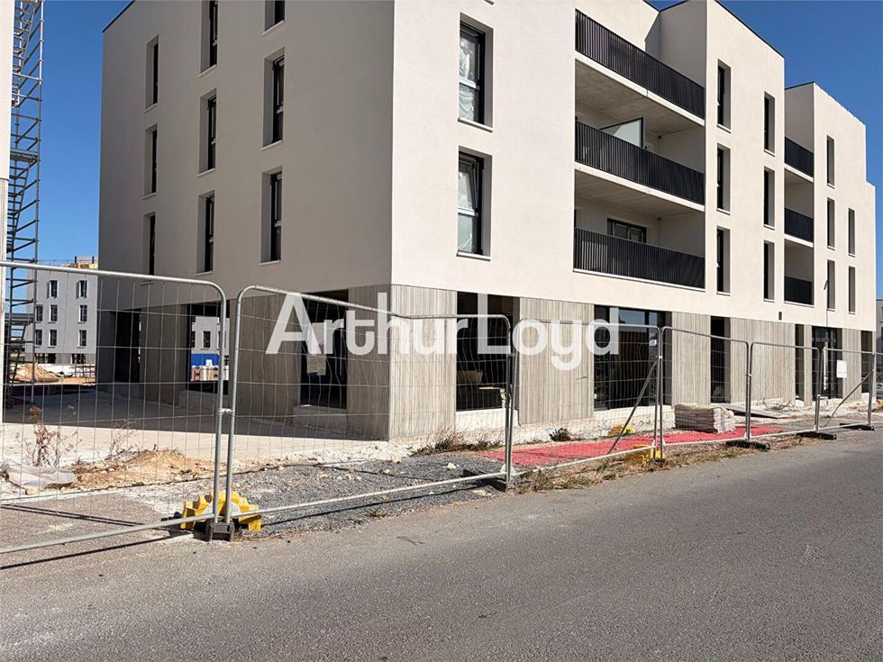 Location local commercial 255.00 m² à BRETTEVILLE SUR ODON
