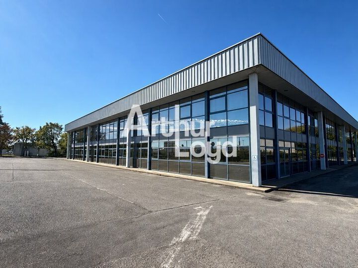 Location bureaux 1684 m² non divisibles