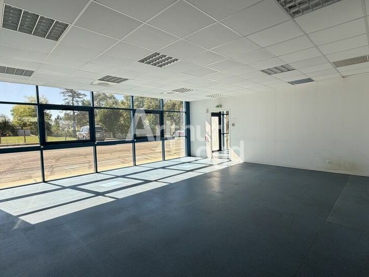 Location bureaux 106 m² non divisibles