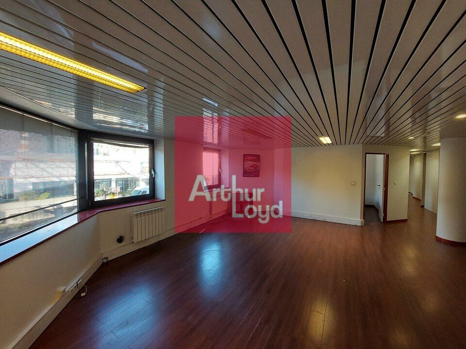 Vente bureaux 151 m² non divisibles