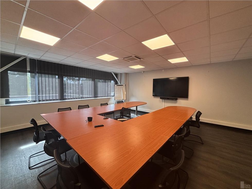 Location entrepôts 1284 m² non divisibles