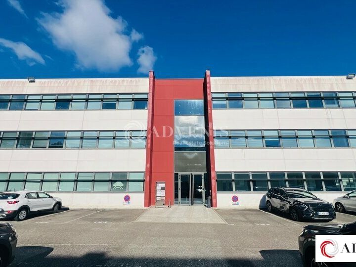 A LOUER - BUREAUX - 313 M²