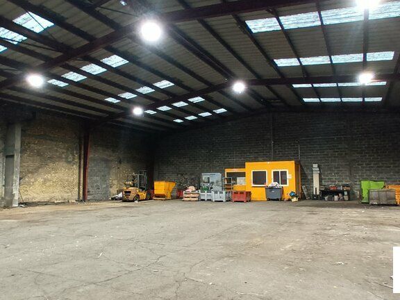 Location local d''activites 715 m² non divisibles