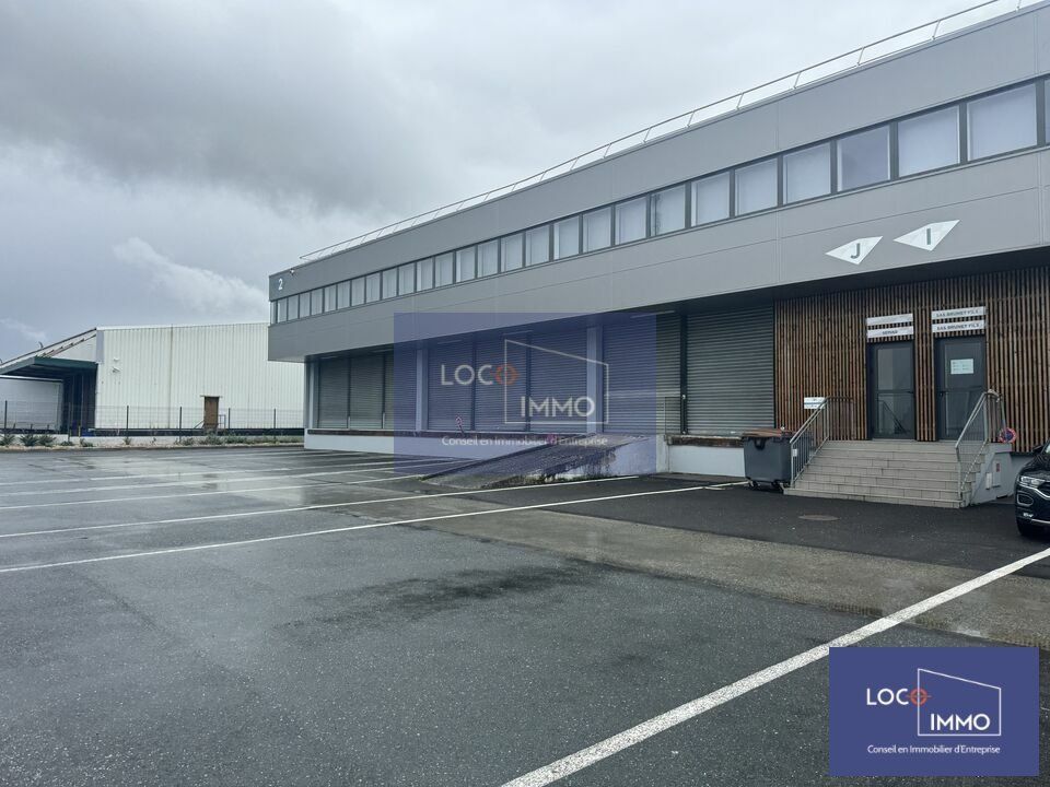 Location entrepot 1020 m² non divisibles