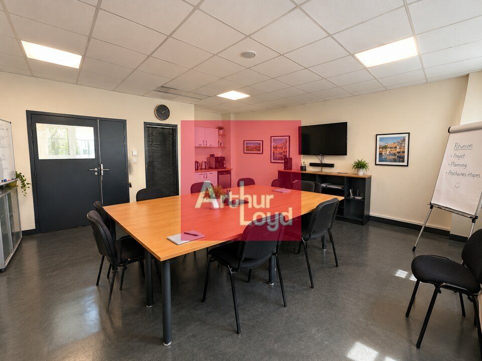 CLERMONT-FERRAND - LE BREZET - BUREAUX A VENDRE 194M²
